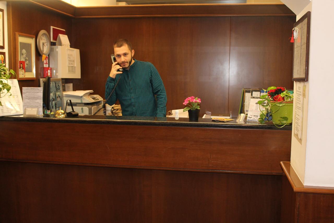 Hotel Catalani E Madrid Milánó Kültér fotó
