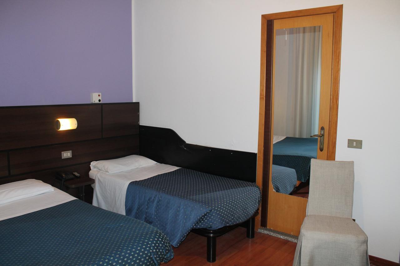 Hotel Catalani E Madrid Milánó Kültér fotó