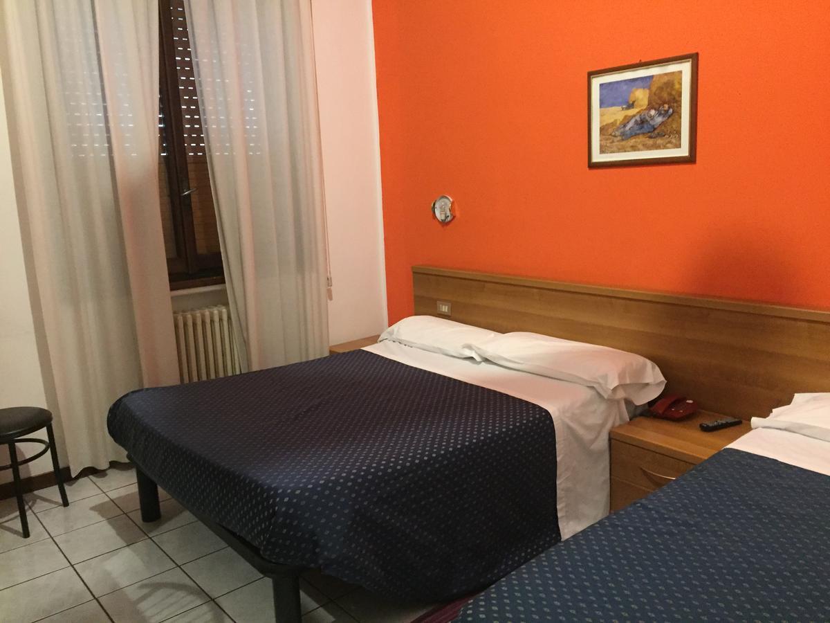 Hotel Catalani E Madrid Milánó Kültér fotó