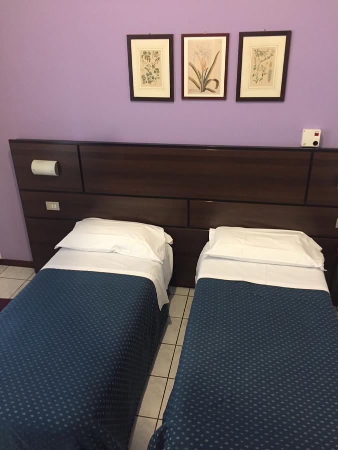 Hotel Catalani E Madrid Milánó Kültér fotó