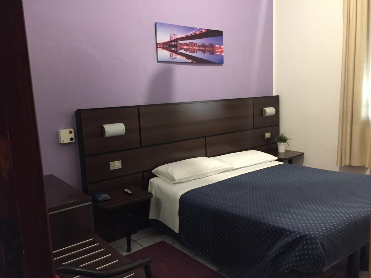 Hotel Catalani E Madrid Milánó Kültér fotó