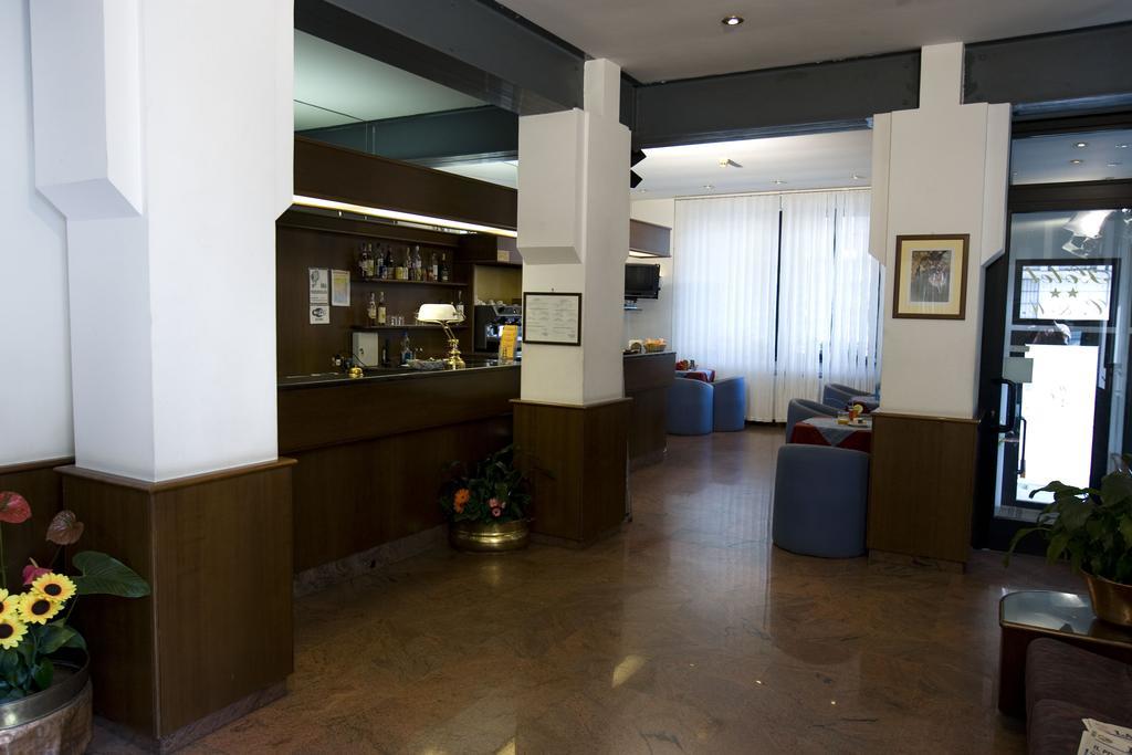 Hotel Catalani E Madrid Milánó Kültér fotó